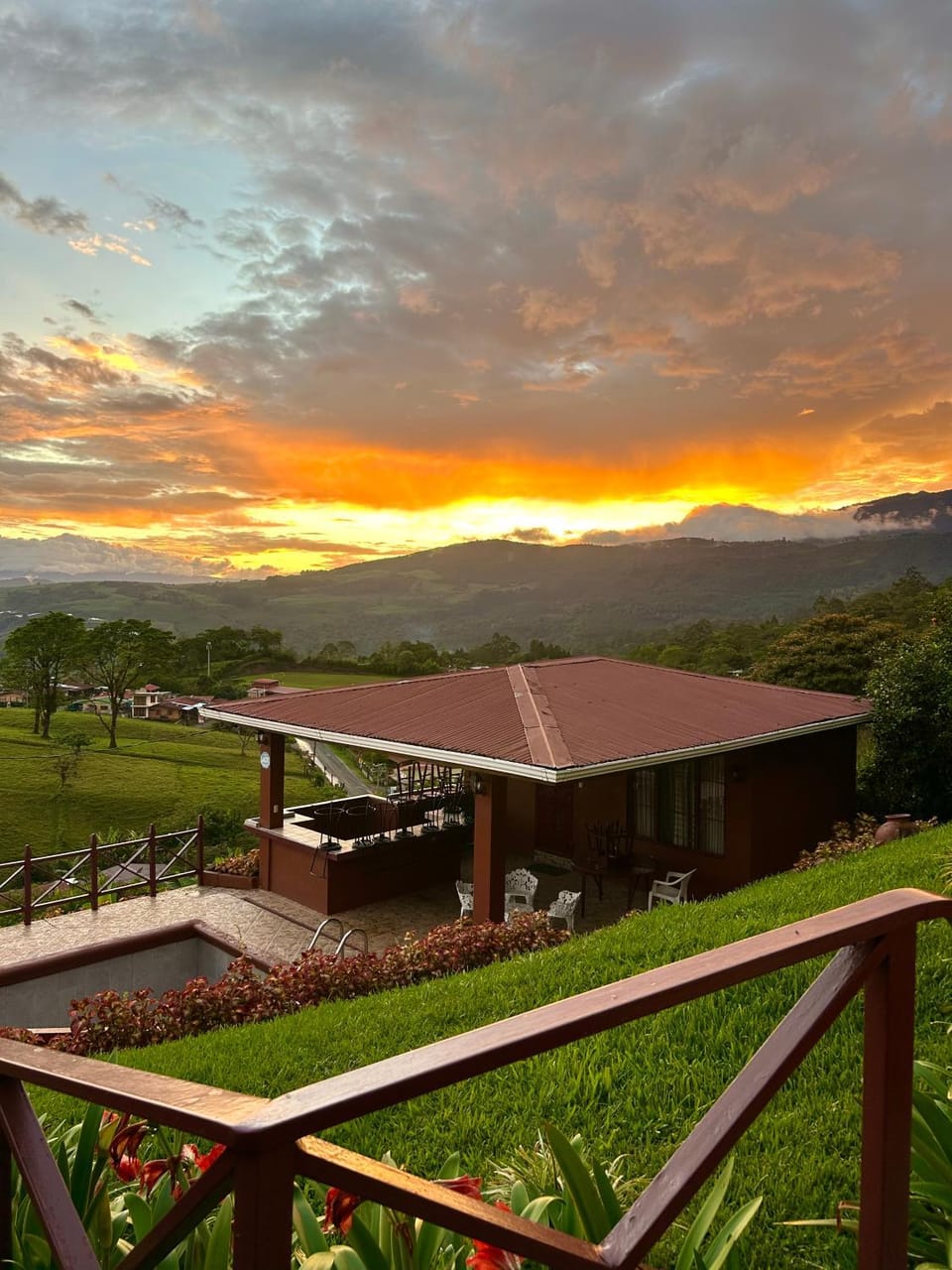 Casa Linda Vista House in Heredia Province