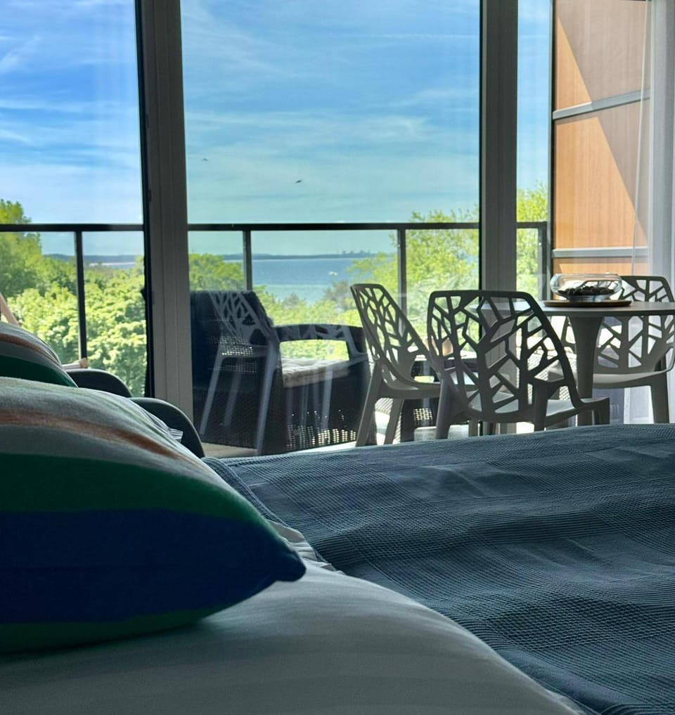 Spring, Bed, Day, Natural landscape, Summer, View (from property/room), Balcony/Terrace, Living room, Photo of the whole room, Seating area, Dining area, Bedroom, Sea view, Location