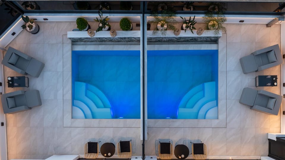 Pool view, Swimming pool
