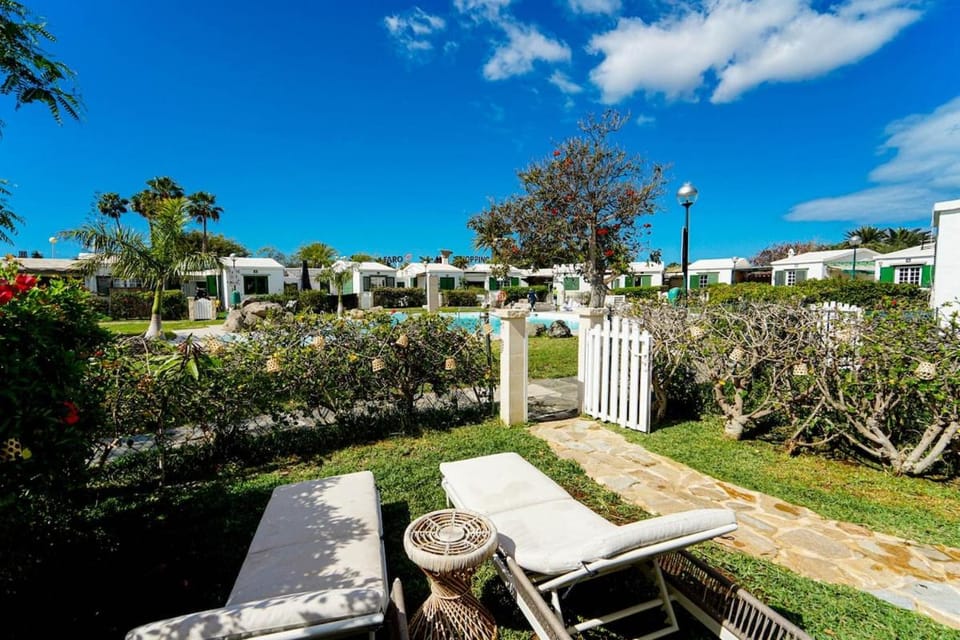 Luxury 4BR Bungalow with Pool, BBQ and AC House in Maspalomas