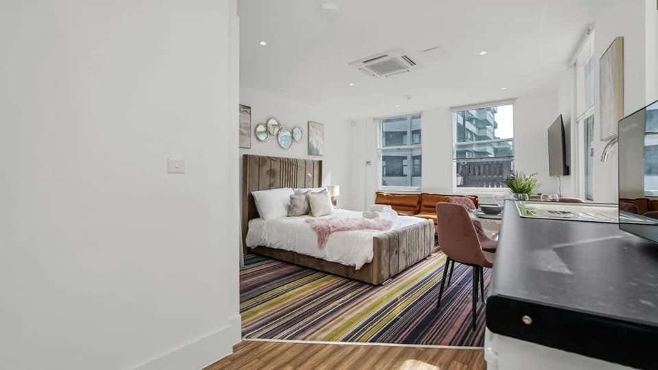 Lux Studio On Edgware Road Apartment in City of Westminster