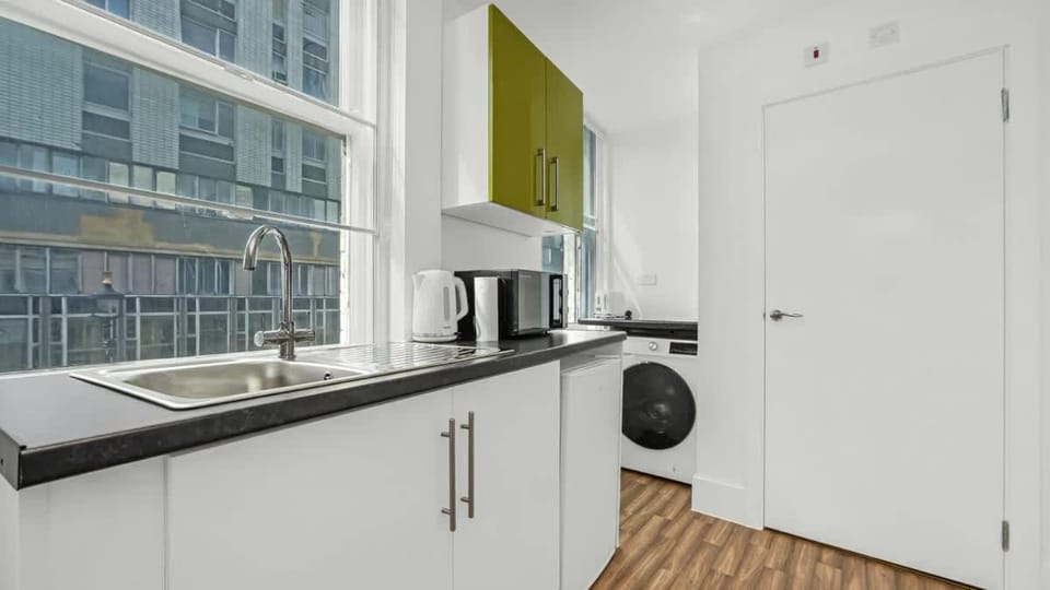 Lux Studio On Edgware Road Apartment in City of Westminster