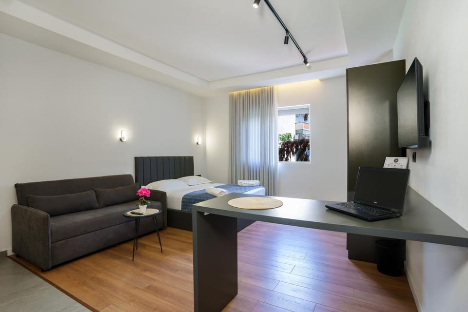 TV and multimedia, View (from property/room), Seating area