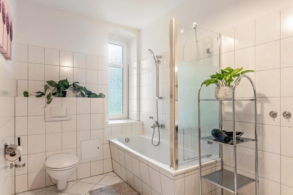 Bathroom, Living room