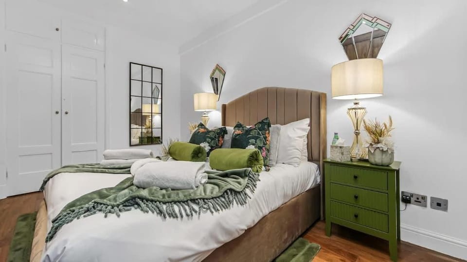 Luxury Mayfair 1-Bed Prime Central London Apartment in City of Westminster