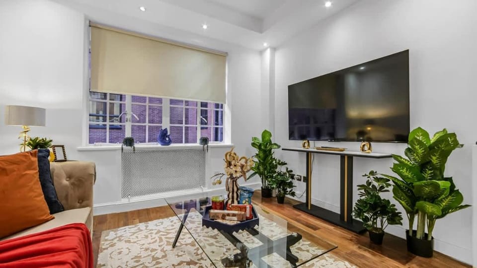 Luxury Mayfair 1-Bed Prime Central London Apartment in City of Westminster