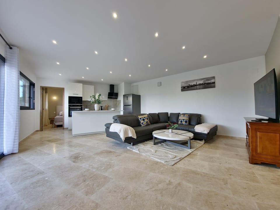 TV and multimedia, Living room, Seating area
