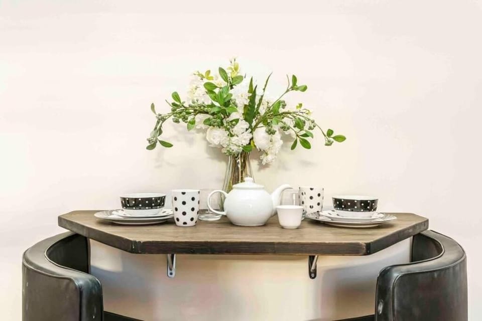 Mayfair Deluxe 1 Bedroom Suite Apartment in City of Westminster