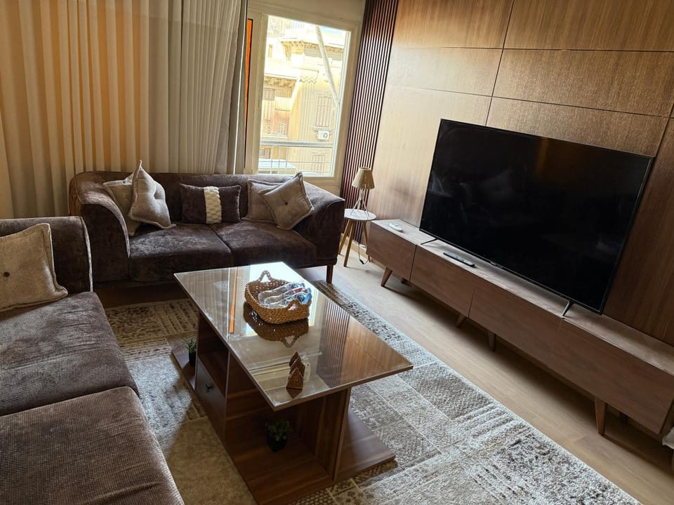 Communal lounge/ TV room, TV and multimedia, Living room, Seating area, Evening entertainment
