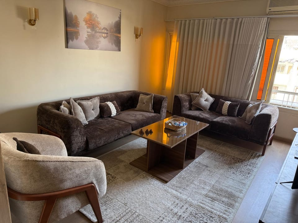 Living room, Seating area