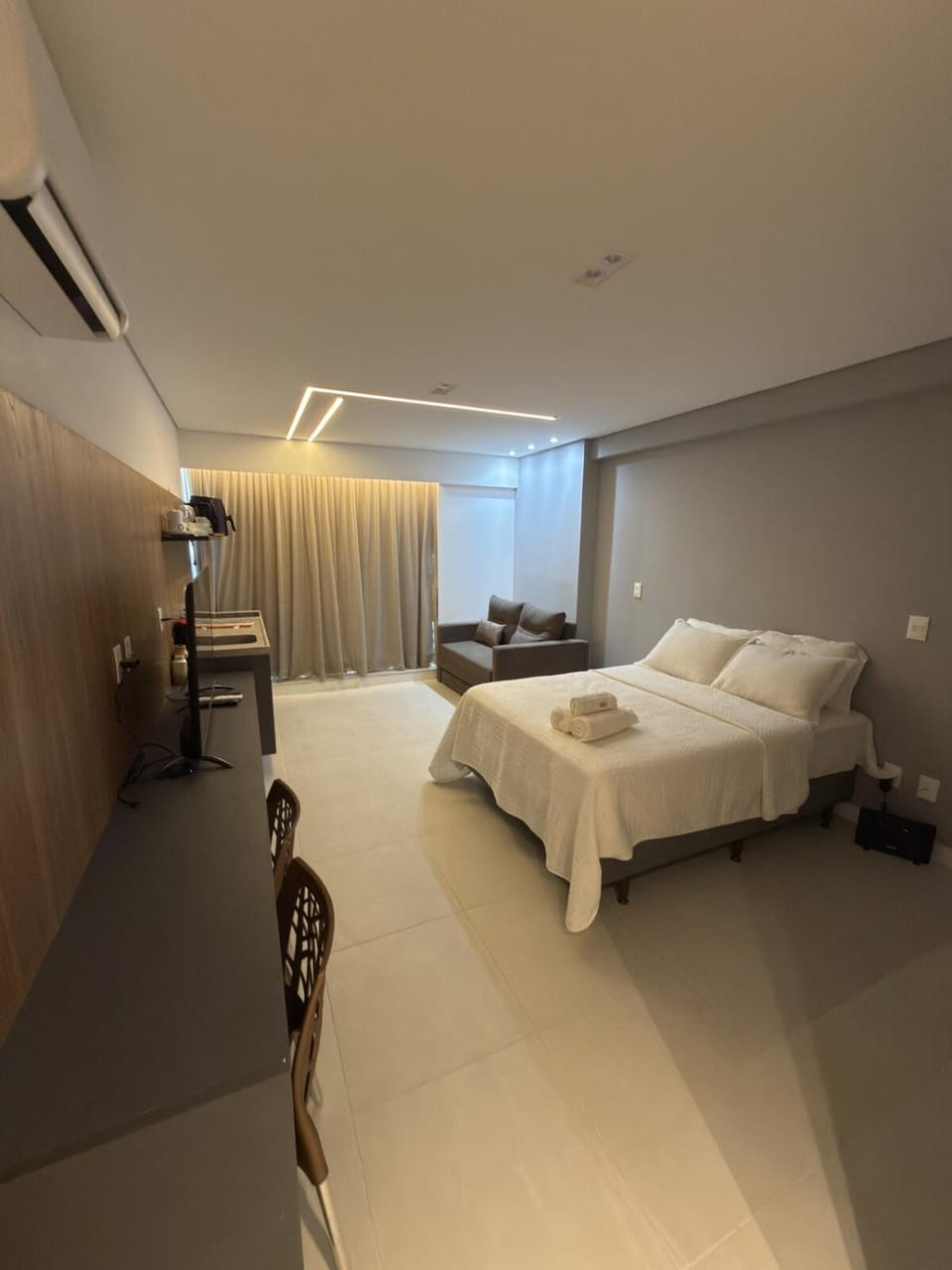 Flat Super Luxo com piscina Rooftop coracao de Boa viagem - 4km do Aeroporto e 400m shopping recife Apartment in Recife