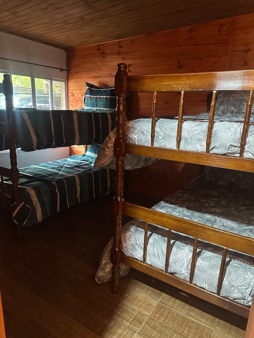 Bedroom, bunk bed