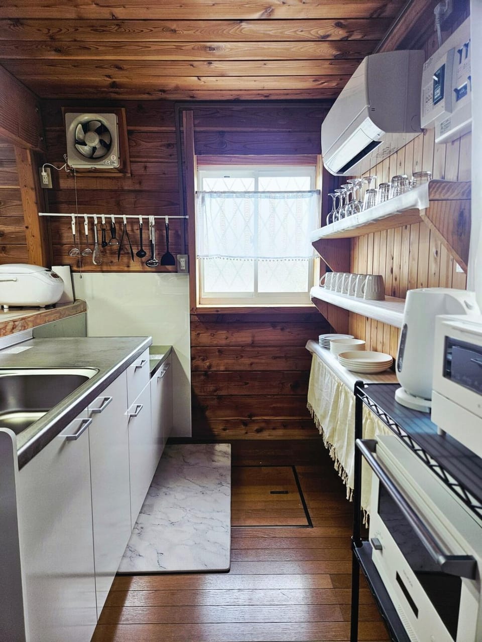 Kitchen or kitchenette, pet friendly