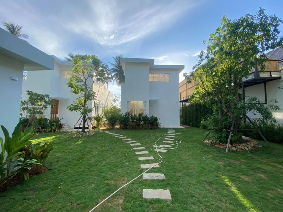 Property building, Garden