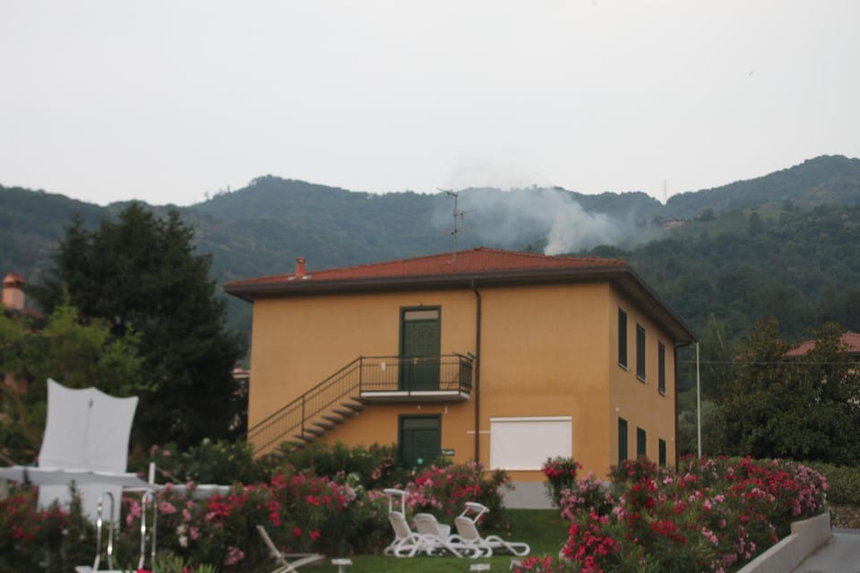 Property building, Natural landscape, Mountain view