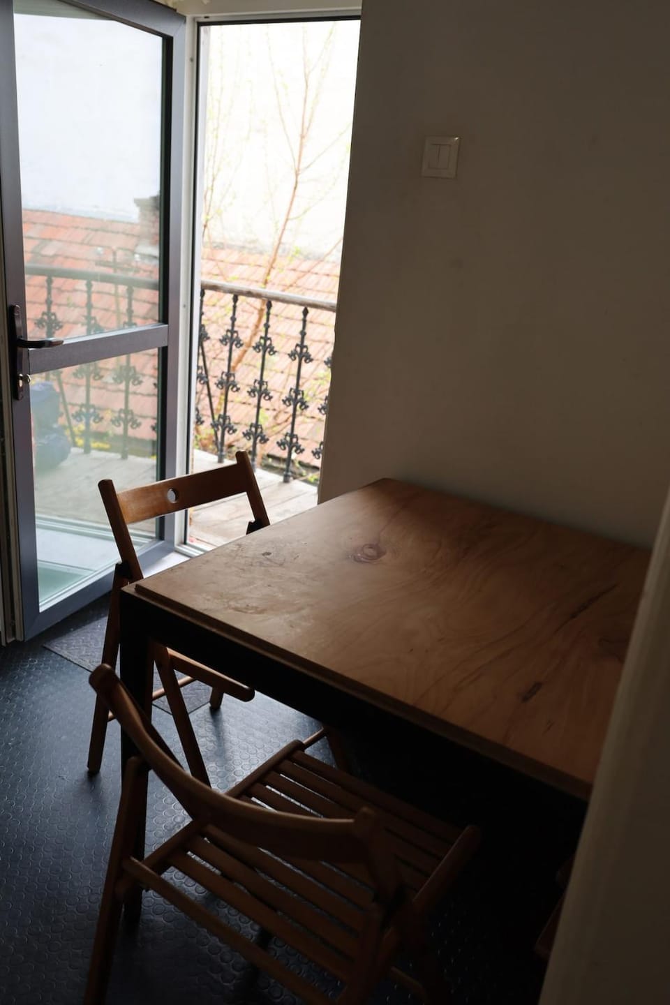 Eroilor Apartment - The Artsy Nest Apartment in Cluj-Napoca