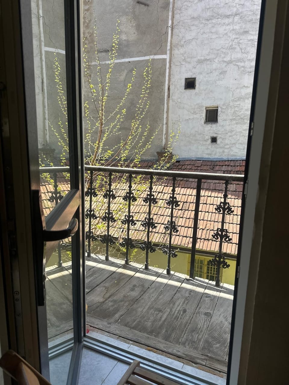 Eroilor Apartment - The Artsy Nest Apartment in Cluj-Napoca