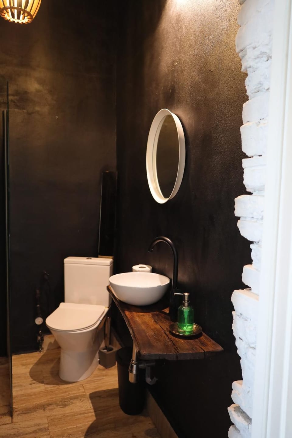 Eroilor Apartment - The Artsy Nest Apartment in Cluj-Napoca