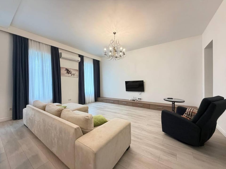 2-Bedrooms Downtown Apartment Apartment in Odessa