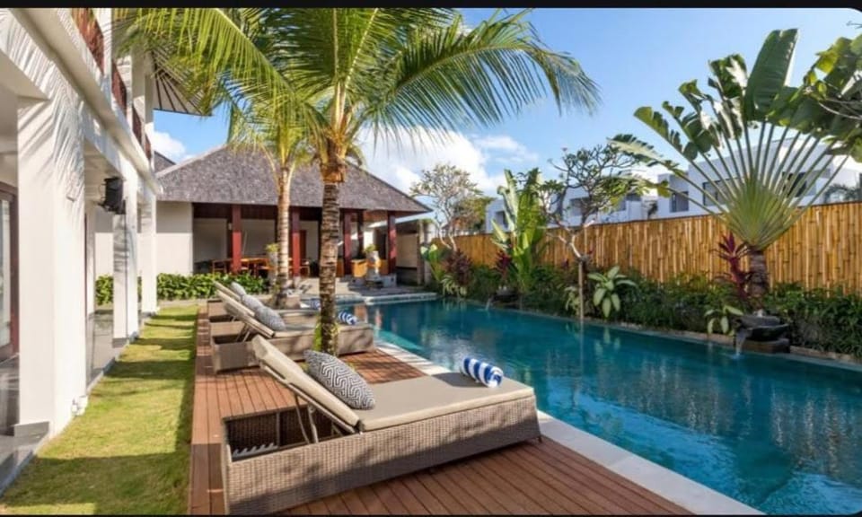 "Berawa House" Serviced Suites & Residences Villa in North Kuta