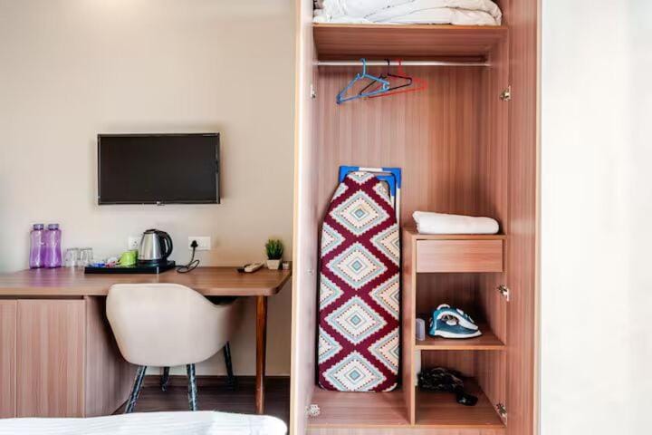 Omaxe ITC Near India Expo Mart Apartment in Uttar Pradesh