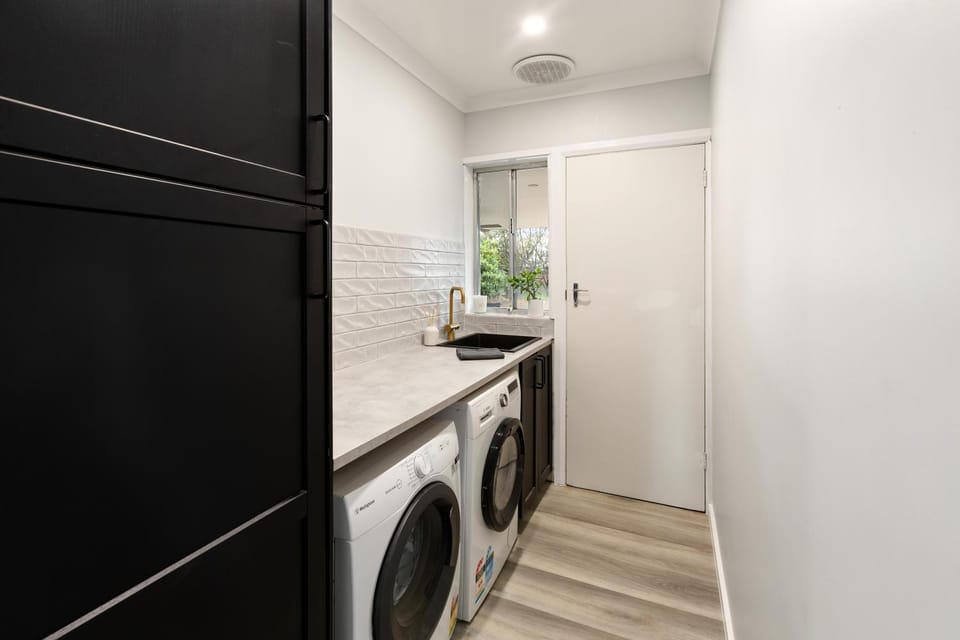 Kidston Arches - HotTub - 2 Min Walk to Golf Course House in Mansfield