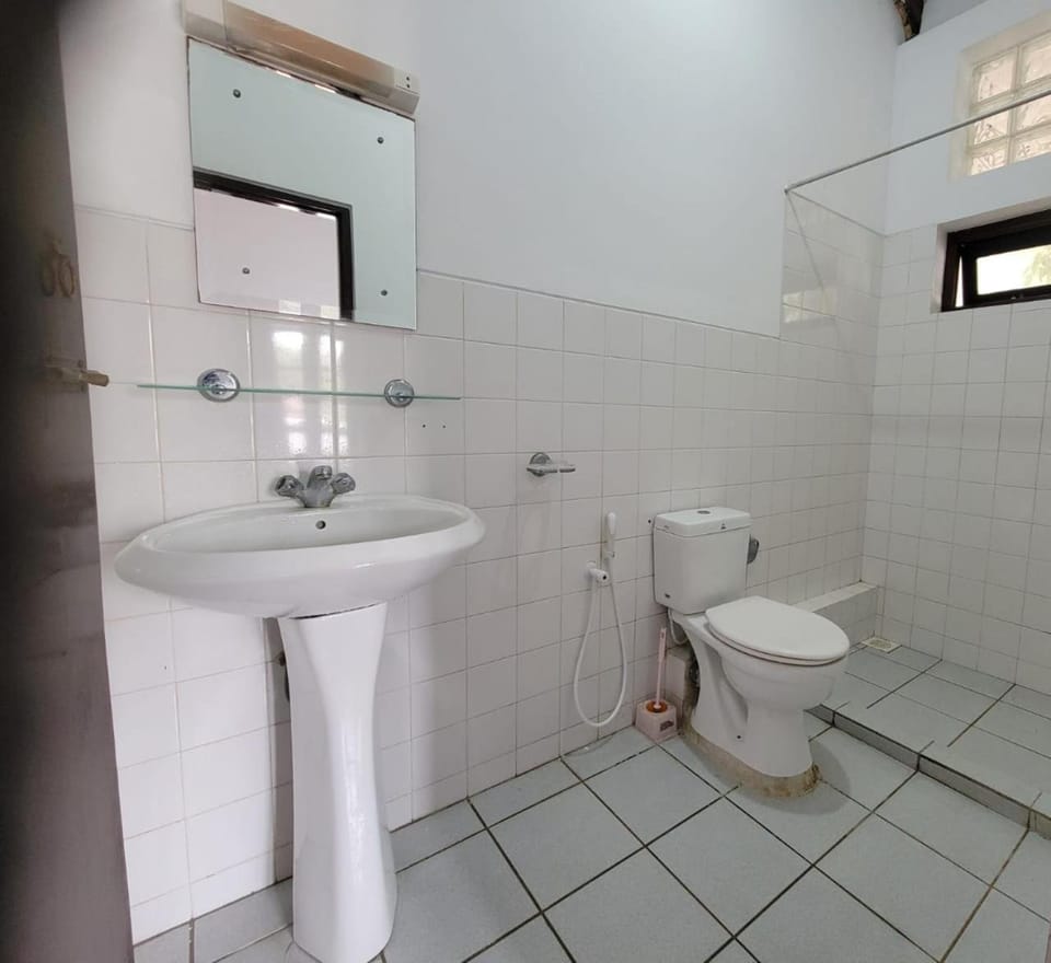Cozy Beachside Private Room-100m walk to the beach Vacation rental in Dehiwala-Mount Lavinia