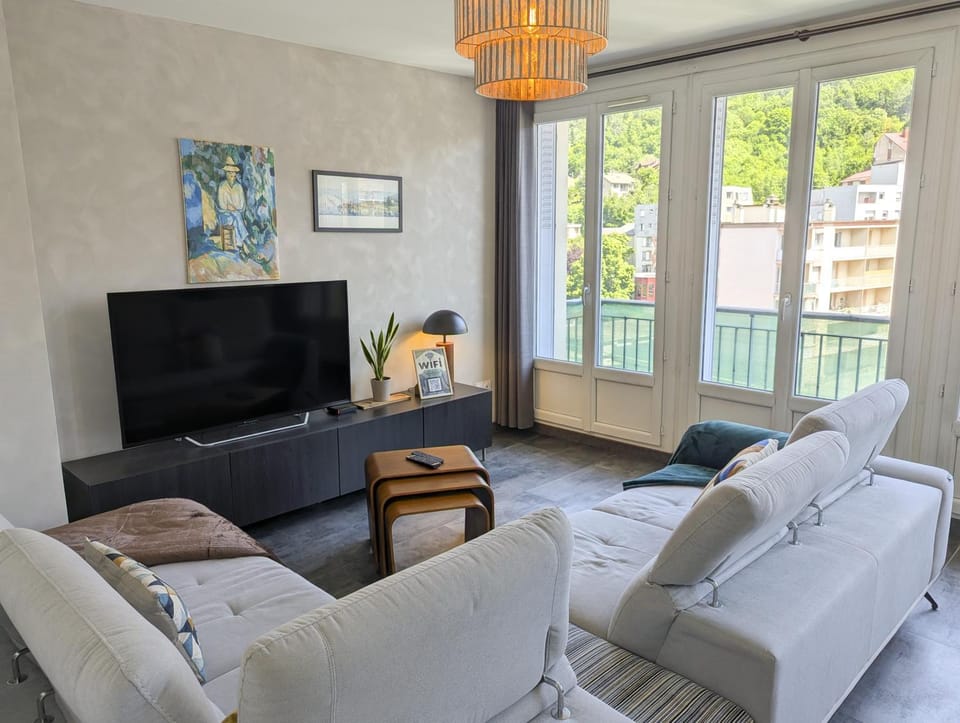 TV and multimedia, Living room, Seating area