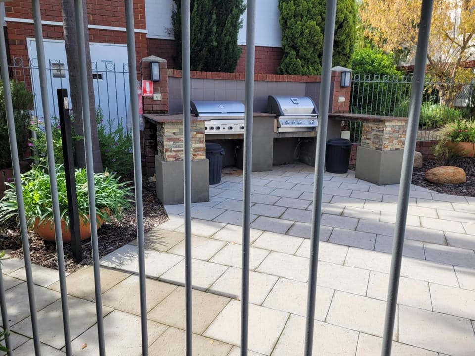 Twin or double room in a 2 bedroom apartment Vacation rental in Perth