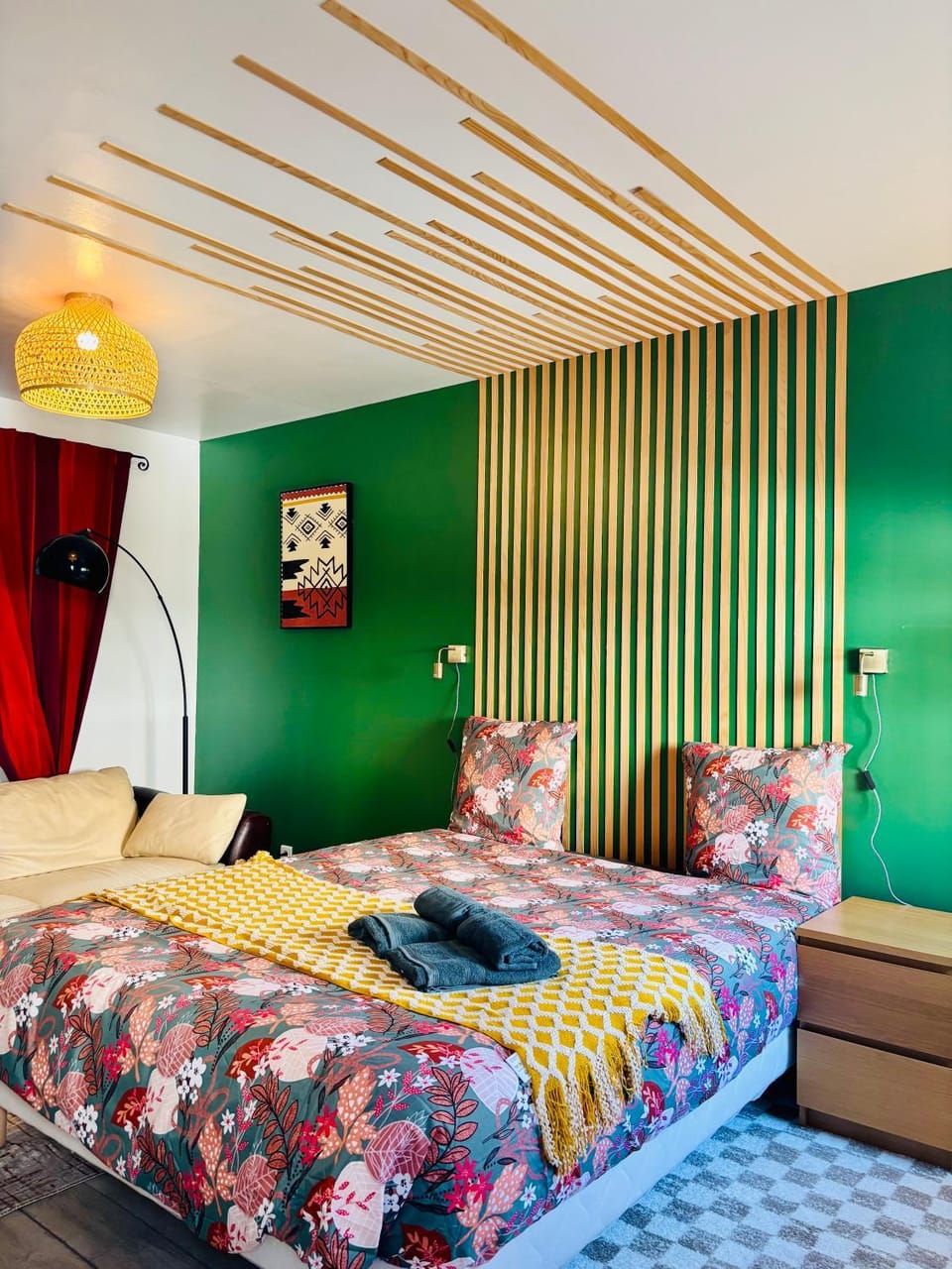 Bedroom, internet