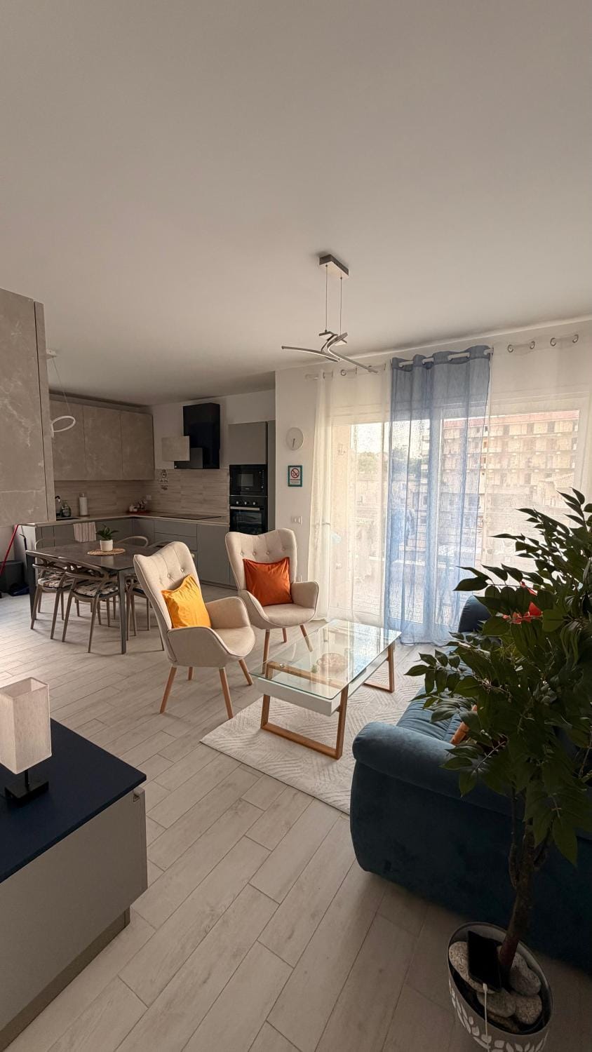 Kitchen or kitchenette, Living room, Dining area