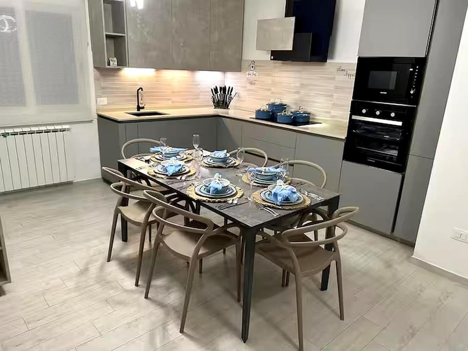 Dining area, kitchen