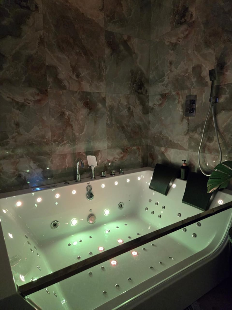 Hot Tub, Bath