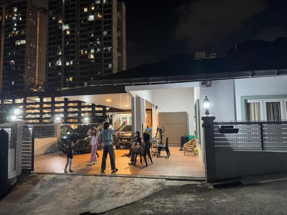 Casa Melati Homestay Johor Bharu CIQ 3BR 8Pax House in Johor Bahru