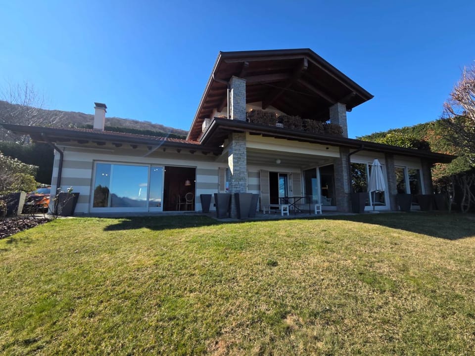 Property building, Facade/entrance, Off site