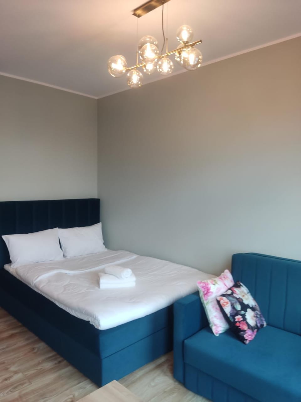 Comfortable 25th floor Apartment in the Global Apartments Building, fully AC, garage included Apartment in Poland