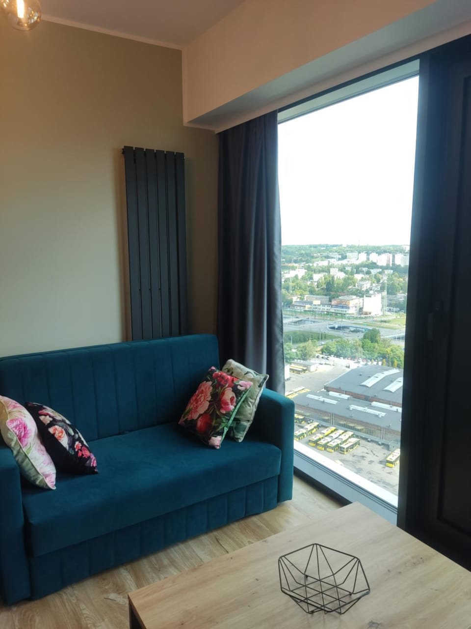 Comfortable 25th floor Apartment in the Global Apartments Building, fully AC, garage included Apartment in Poland