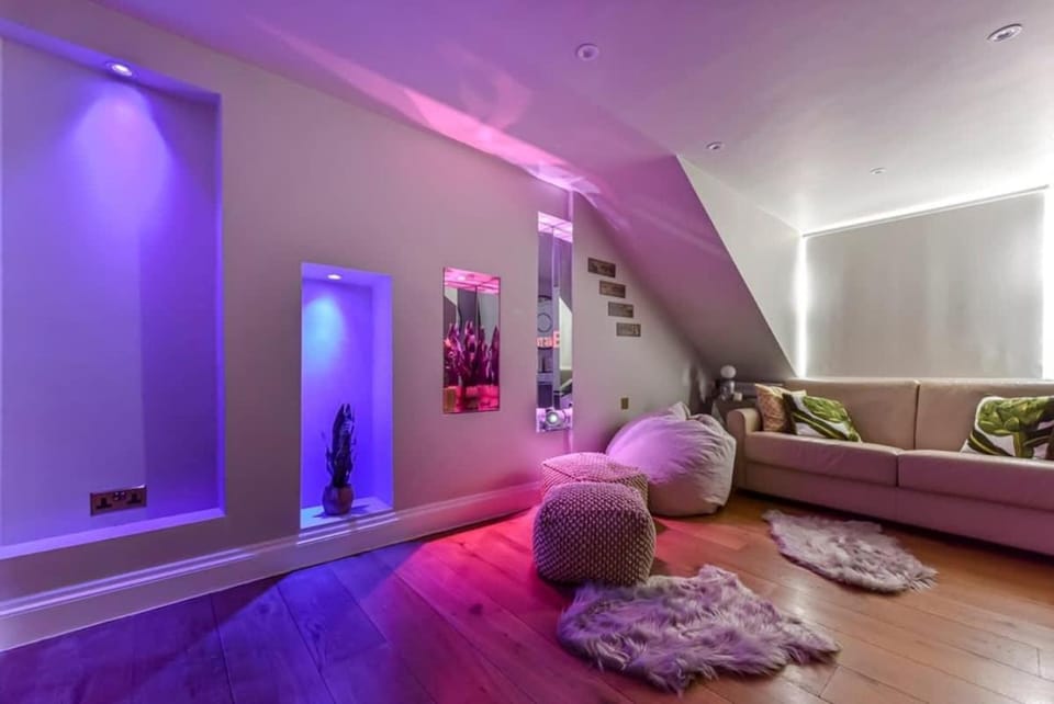 Deluxe 5 Bedroom in Holland Park House in City of Westminster