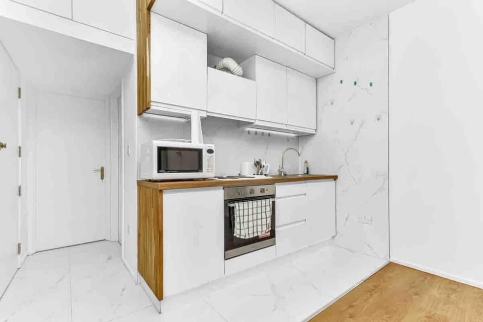 Modern 2 Bed in Little Venice Apartment in City of Westminster