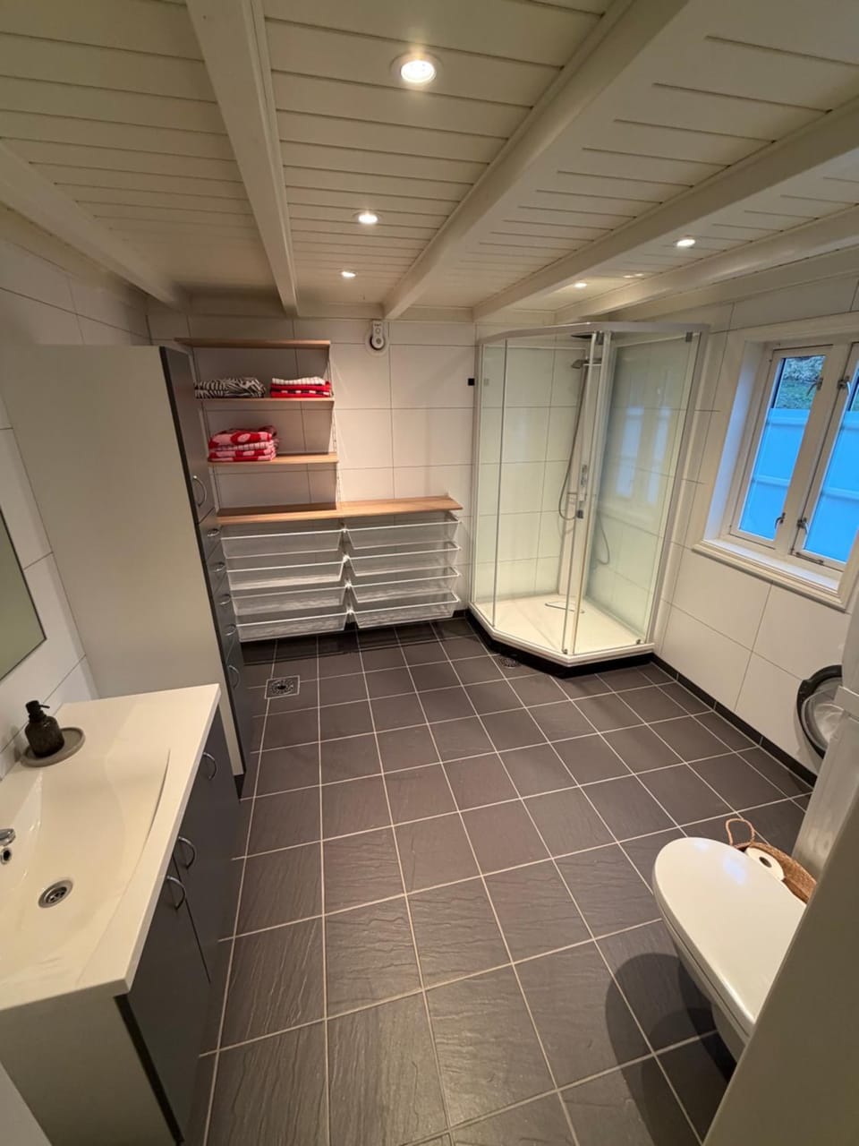 Villa ihugas - A modern Family Home close to the sea Villa in Lofoten
