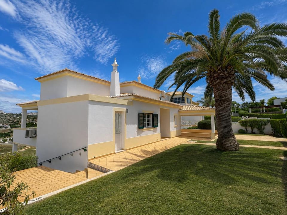 Property building, Day, Garden, Garden view