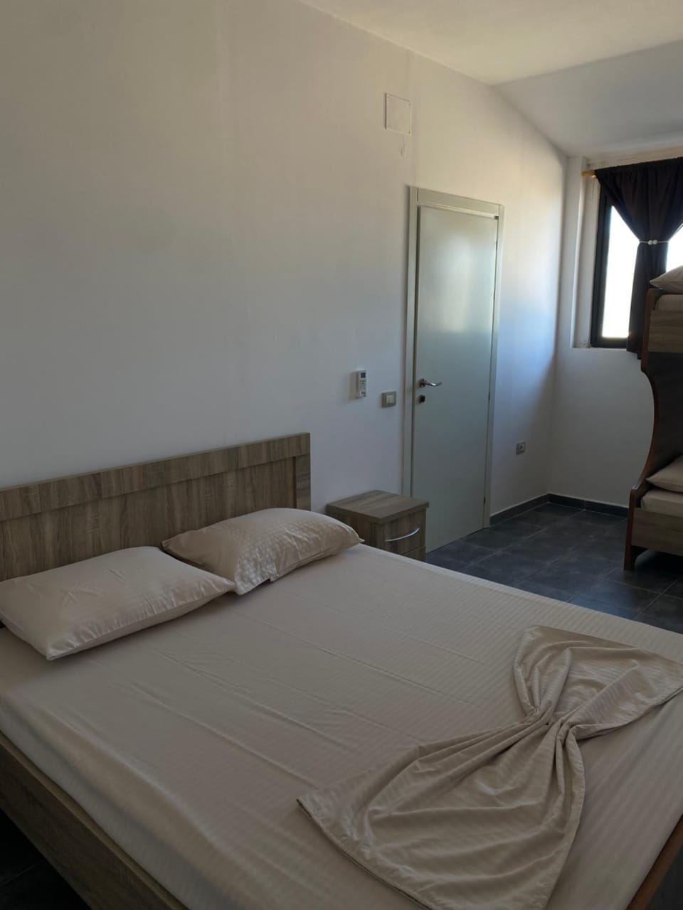 Rei Capsule hotel in Vlorë County, Albania