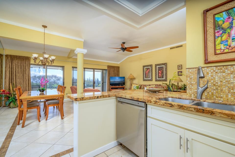 Summer in Maui - Kapalua Sunset, Golf and Beach Retreat Apartment in Kapalua
