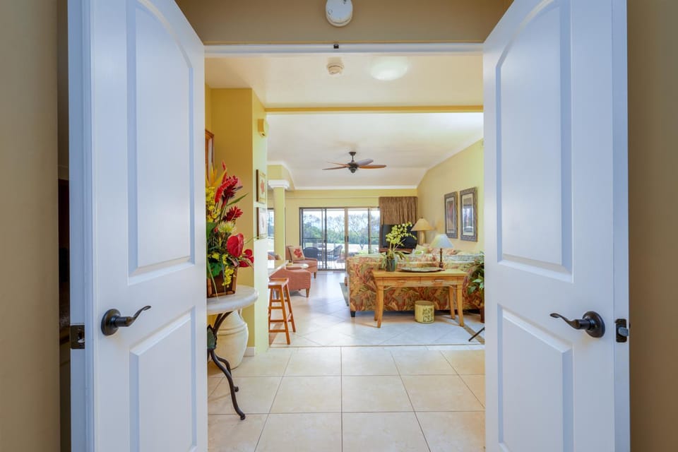 Summer in Maui - Kapalua Sunset, Golf and Beach Retreat Apartment in Kapalua