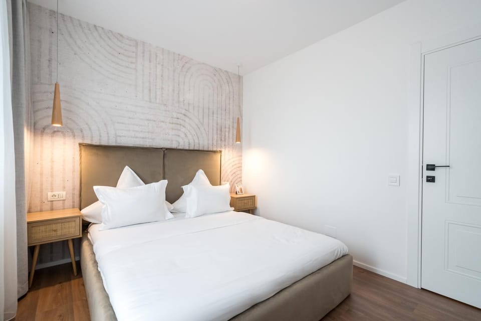 Bed, TV and multimedia, Photo of the whole room, Bedroom, heating, air conditioner