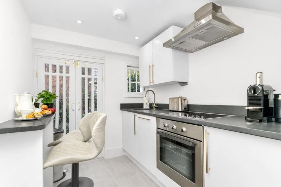 Holland Park Cosy One-Bed - Ideal for Long Stays Apartment in City of Westminster