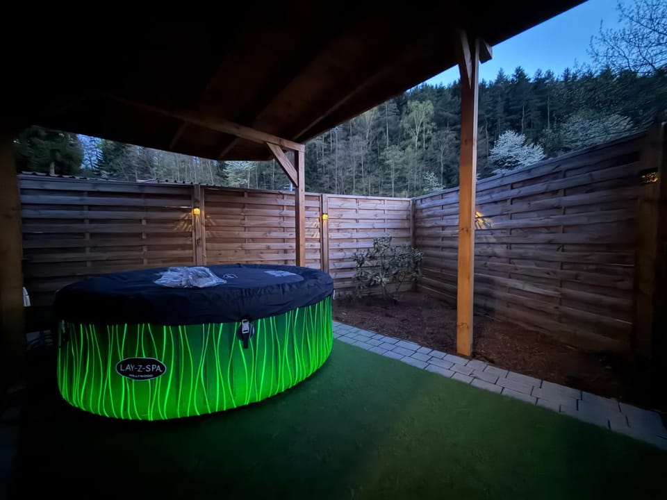 Patio, Hot Tub