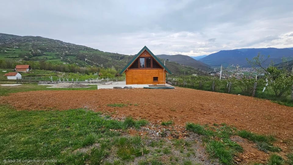 Property building, Garden, View (from property/room), Mountain view, Quiet street view