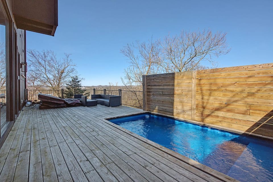 Swimming pool, Swimming pool