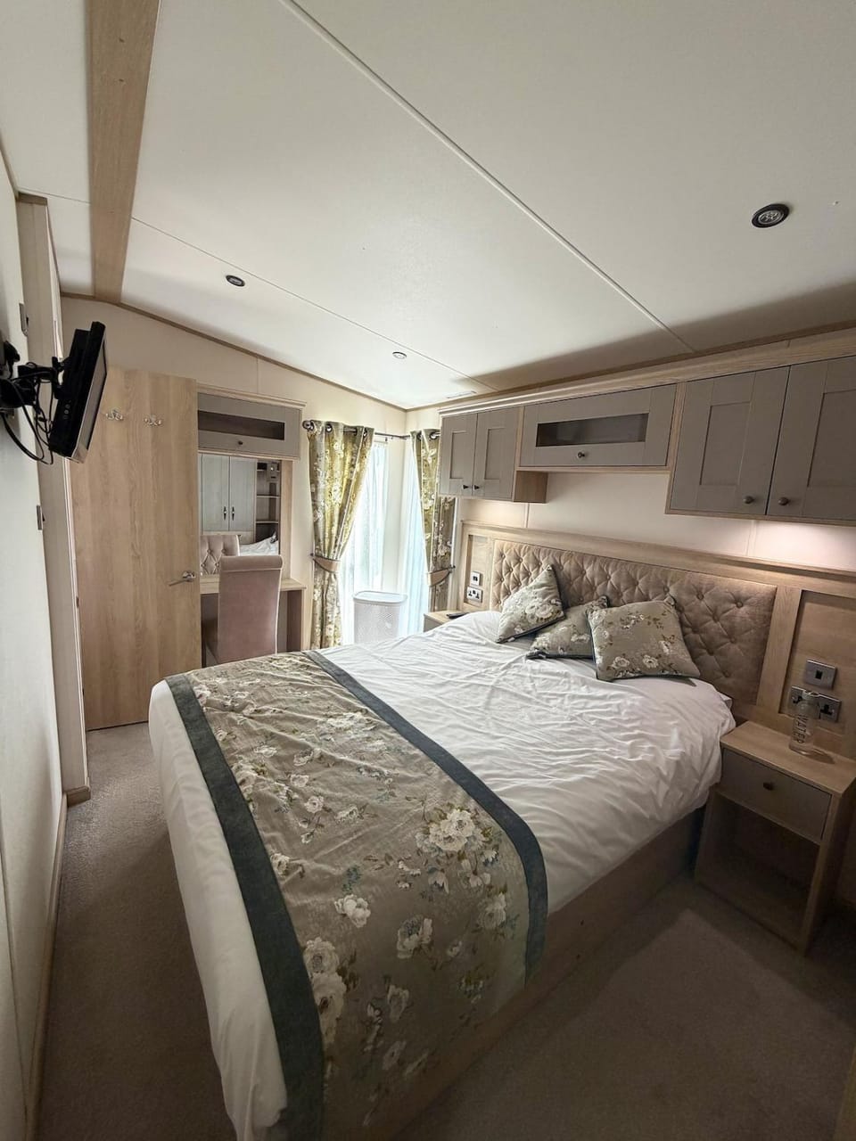 Deer View Escape - 8 Berth Retreat - Malvern View Holiday Park House in Malvern Hills District